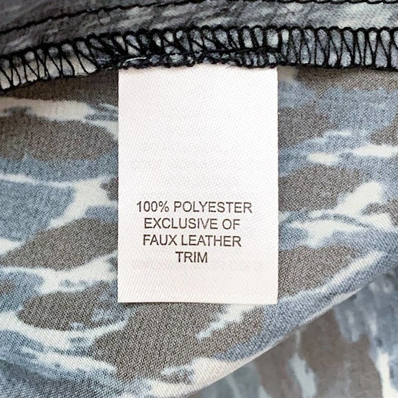 Trouvé Spliced Leopard Print Keyhole Woven Top - Picture 8 of 10